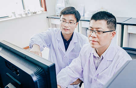 致力于為全球客戶提供全方位系統(tǒng)解決方案，成為他們最值得信賴的合作伙伴。