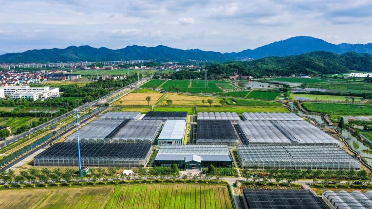 探索鄉(xiāng)村振興與農(nóng)業(yè)產(chǎn)業(yè)轉(zhuǎn)型，推動一二三產(chǎn)融合發(fā)展