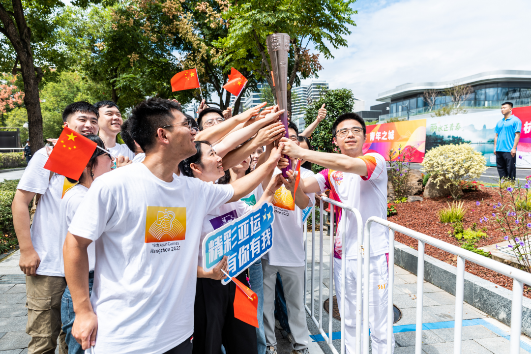 169501850397606087EF.png 6.png