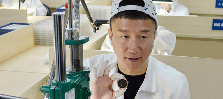 孫紅雷蒞臨雷諾表深圳總部直播，開啟圓夢之旅